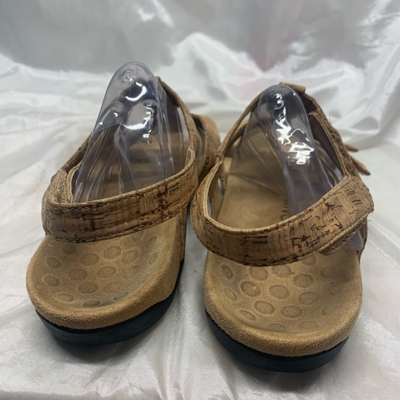 Vionic Amber Cork Sandals - Picture 7 of 8